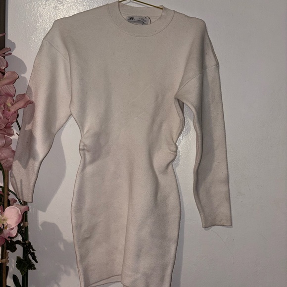 Zara-White Long Sleeve Dress - Picture 3 of 10